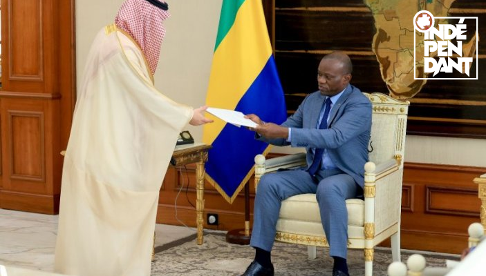 Brice Clotaire Oligui Nguema s’entretient avec l’ambassadeur d’Arabie Saoudite